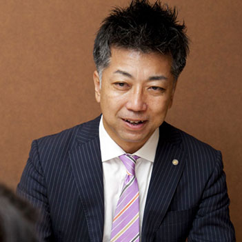 泊　泰史